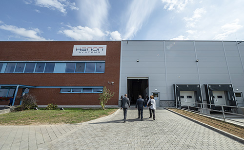 Több mint 8 milliárdból bővített a Hanon Systems Rétságon 