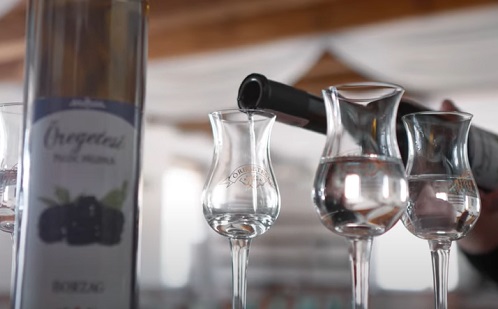 Uniós oltalommal látták el a híres nógrádi pálinkát